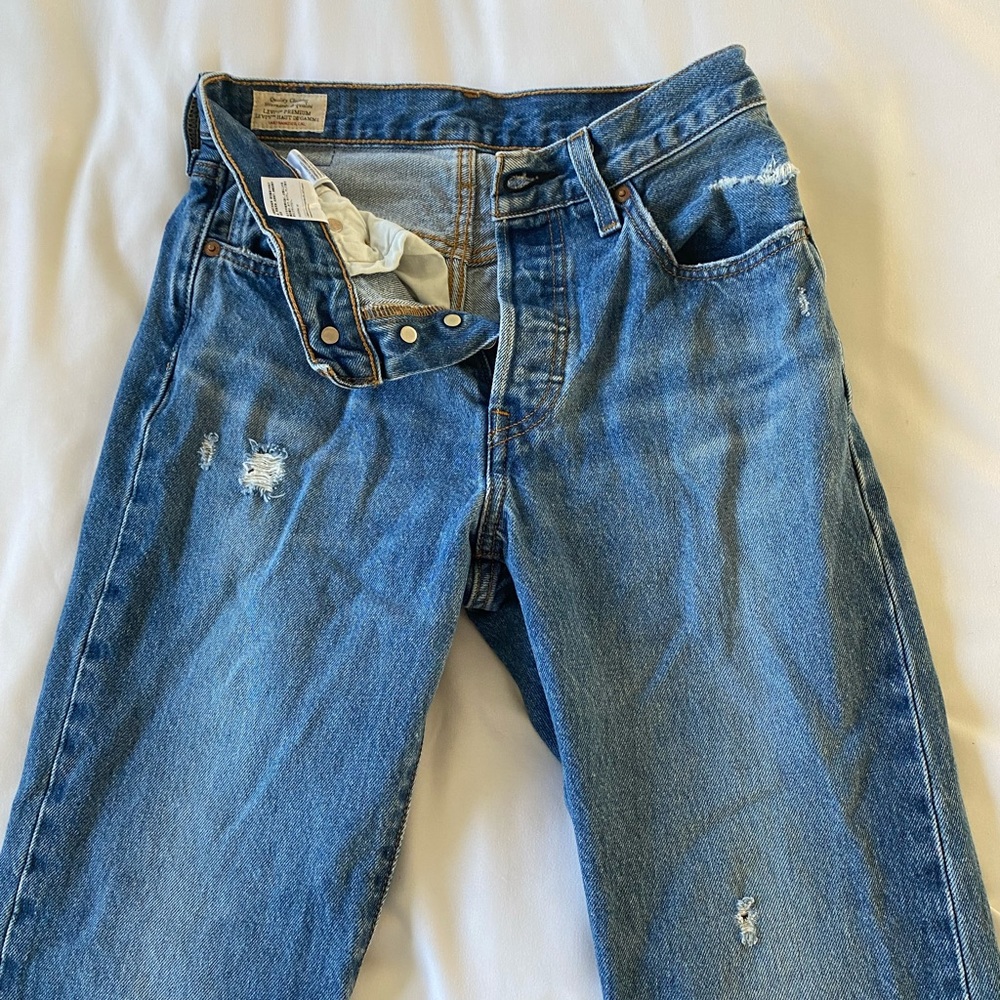 LEVI straight leg jeans